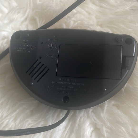 Small Alarm Clock - Picture 8 of 11